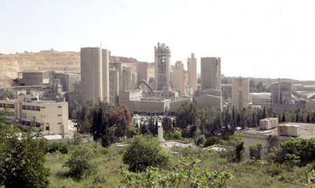 الضمان يطالب الإسمنت الأردنية بـ3 ملايين..