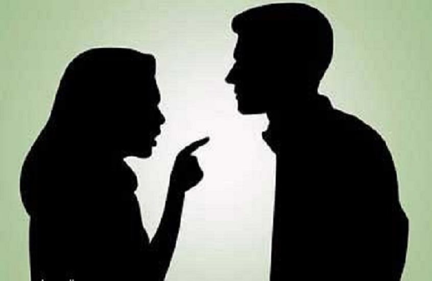 مشادة كلامية بين زوجين تتحول إلى
