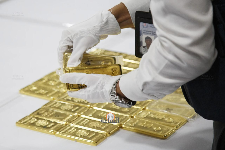 الذهب يستقر ويتجه لتسجيل مكسبه الشهري