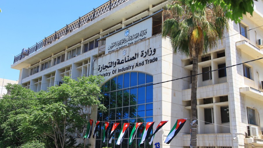 الصناعة والتجارة تحرر 110 مخالفات في