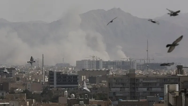 التلفزيون الإيراني يؤكد مقتل وزير الدفاع