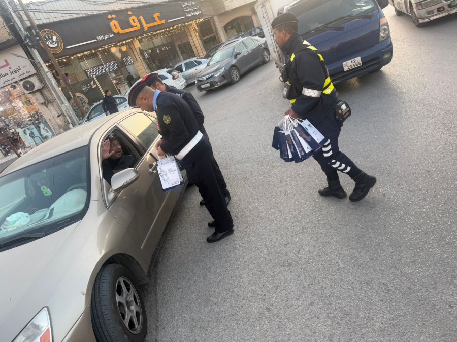 سير اربد يوزع افطار خفيفة على