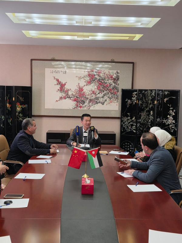 السفير الصيني بعمان : نعارض اي