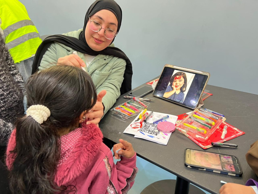 الشرق الأوسط تقيم إفطارا رمضانيا لأطفال