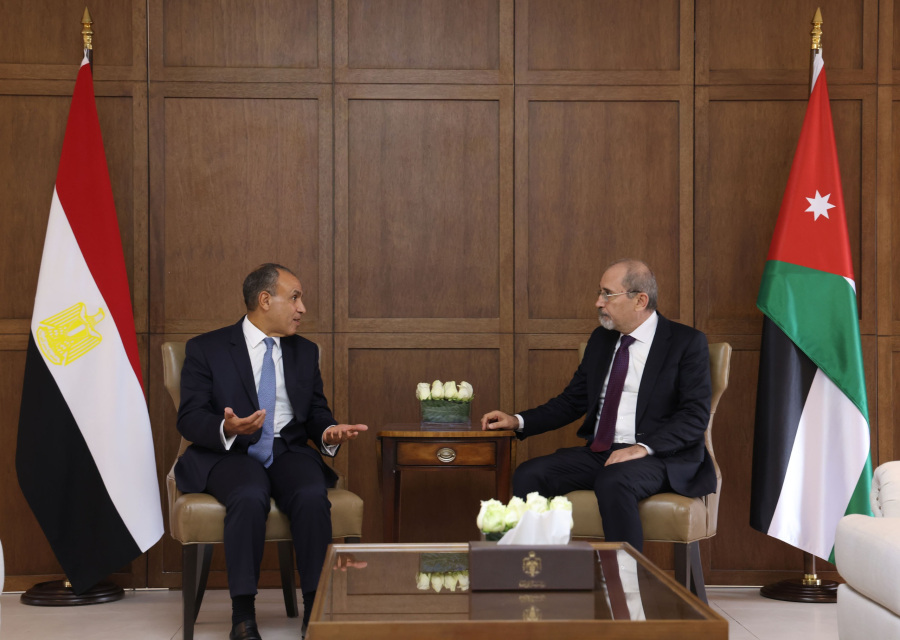 الصفدي يلتقي نظيره المصري (صور)