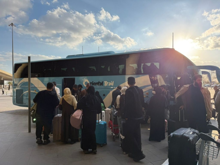 العراق يجلي أولى دفعات مواطنيه العالقين