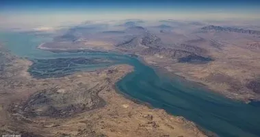 إيران تسمح بمرور ناقلات نفط عراقية