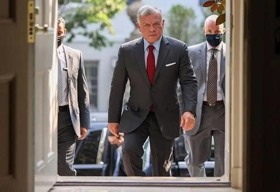 الملك يعود إلى أرض الوطن بعد