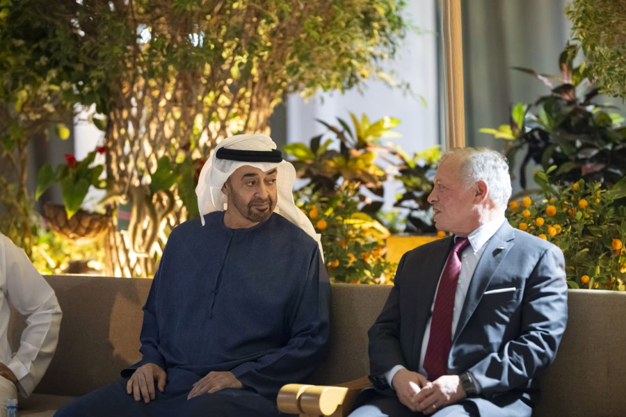 الملك وبن زايد يتبادلان التهاني