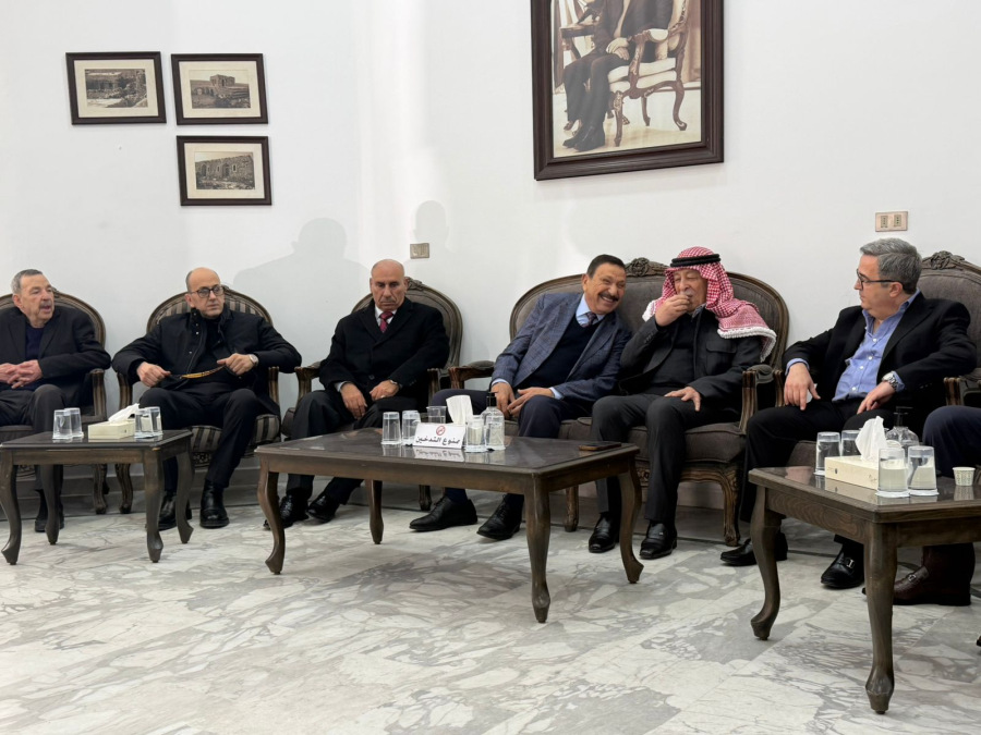 مندوبا عن الملك وولي العهد.. العيسوي