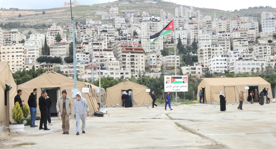 طواقم المستشفى الميداني الأردني نابلس10 تباشر