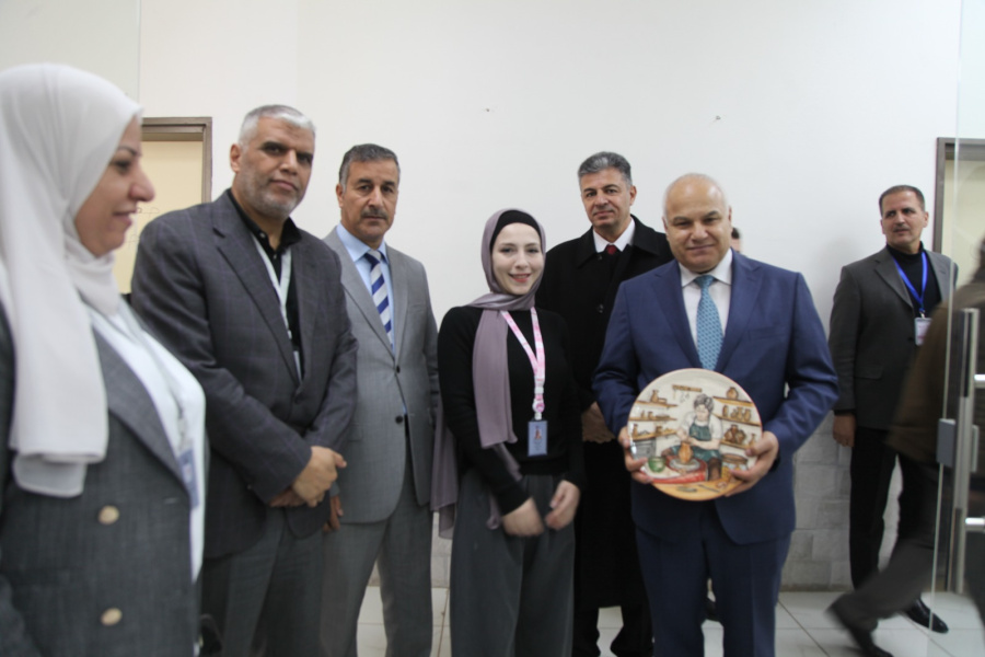 وزير العمل: اعتماد نهج التشاركية في