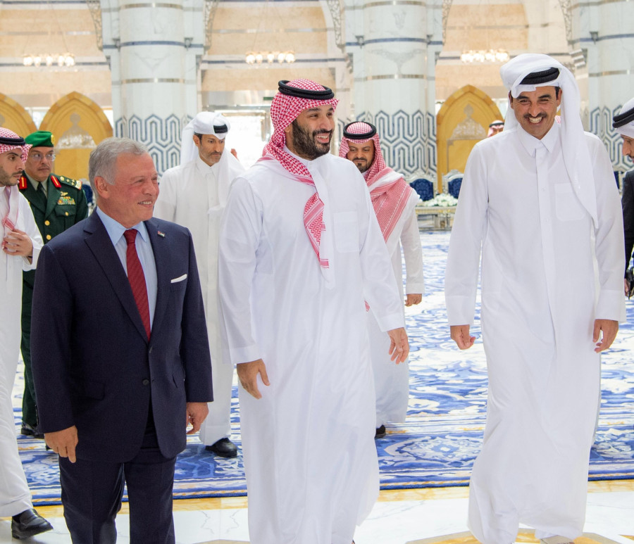 خميس عطية يرحب بالقمة الثلاثية بين