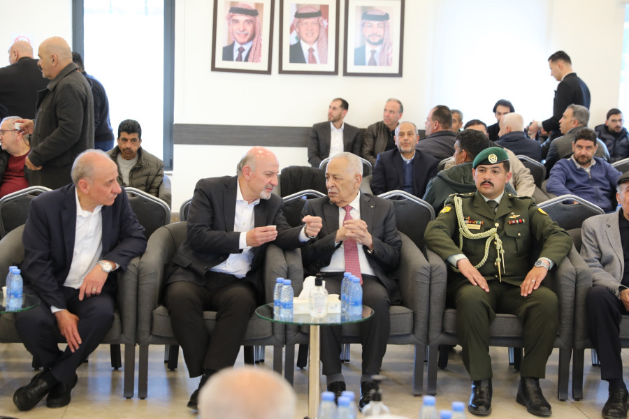 العيسوي ينقل تعازي الملك وولي العهد