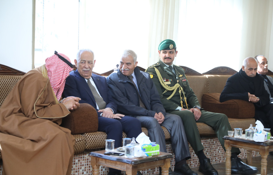 الديوان الملكي يعزي عشيرة العميان (صور)