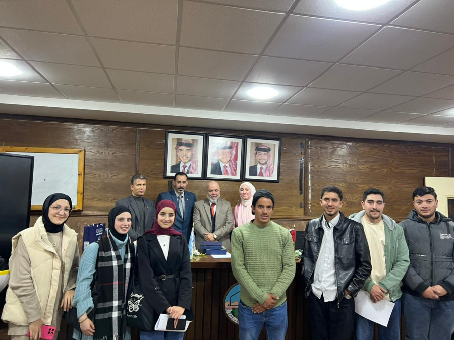 جامعة الزرقاء تنظم جلسة حوارية حول