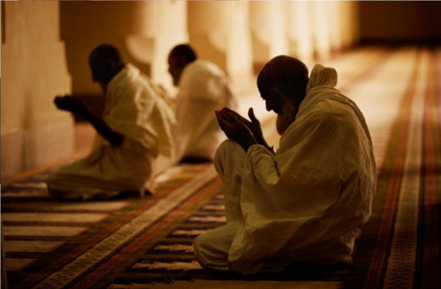 الدعاء.. سلاح المؤمن ومفتاح الفرج