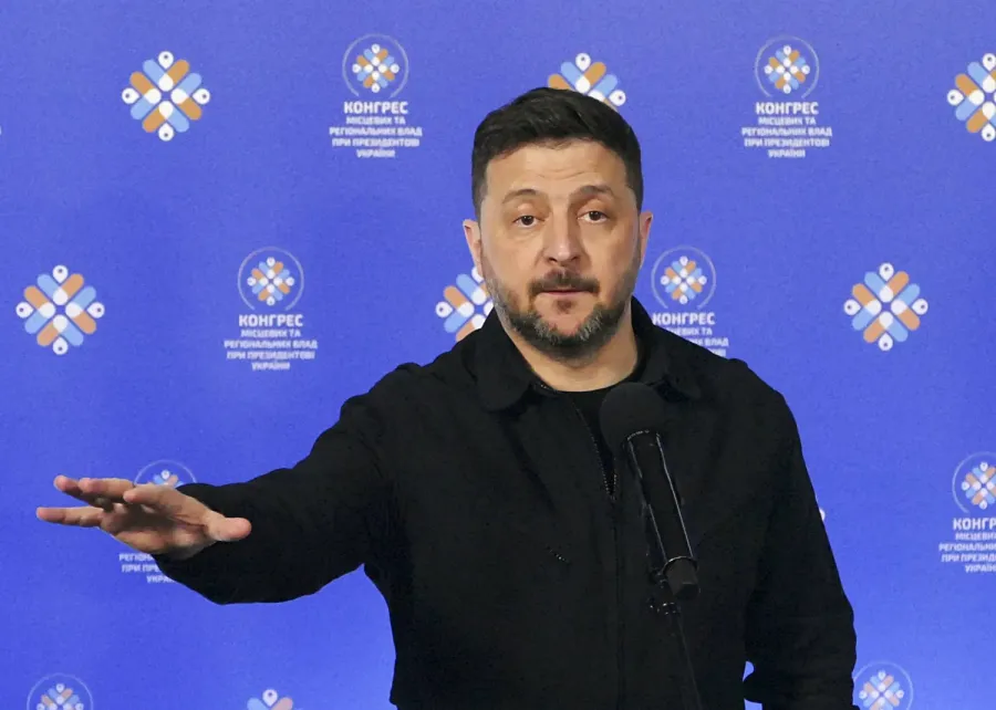 الرئيس الأوكراني: قواتنا أسقطت مسيّرات شاهد