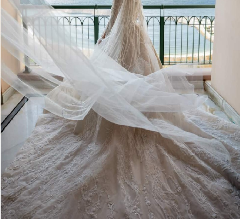 عن جلسات تصوير زفاف الزوجين..