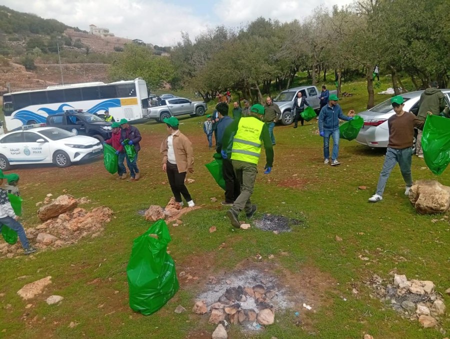 وزارة البيئة تنفذ حملة نظافة وطنية