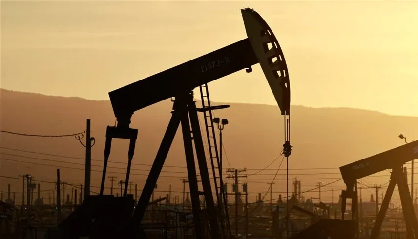 أسعار النفط تتراجع 10% بعد إعلان