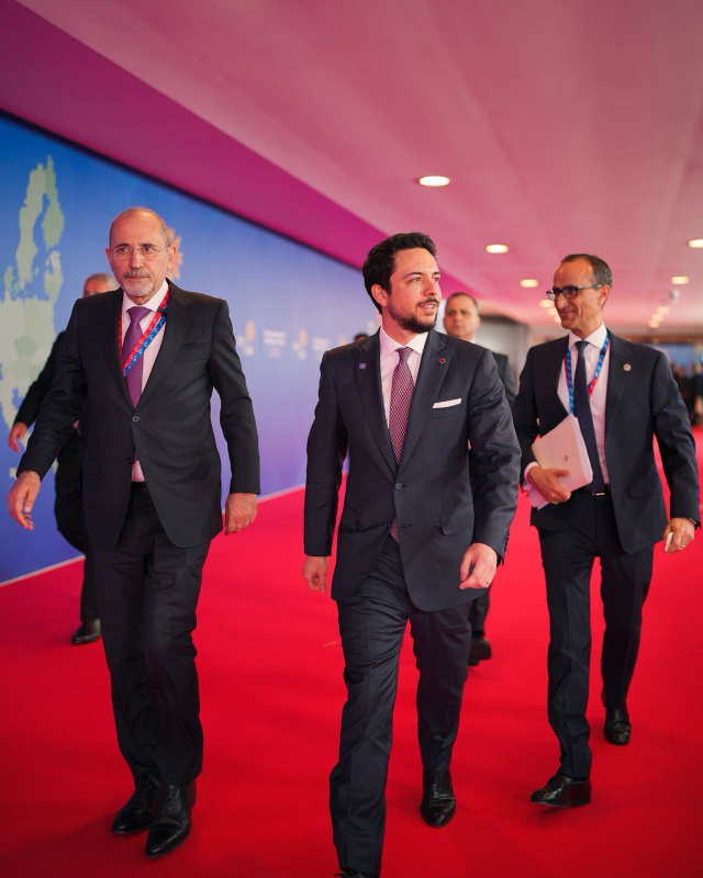 ولي العهد يؤكد أهمية الشراكة الاستراتيجية