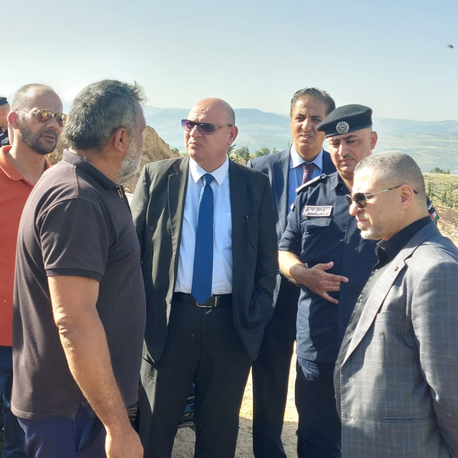 محافظ جرش يتفقد مقبرة برما الجديدة