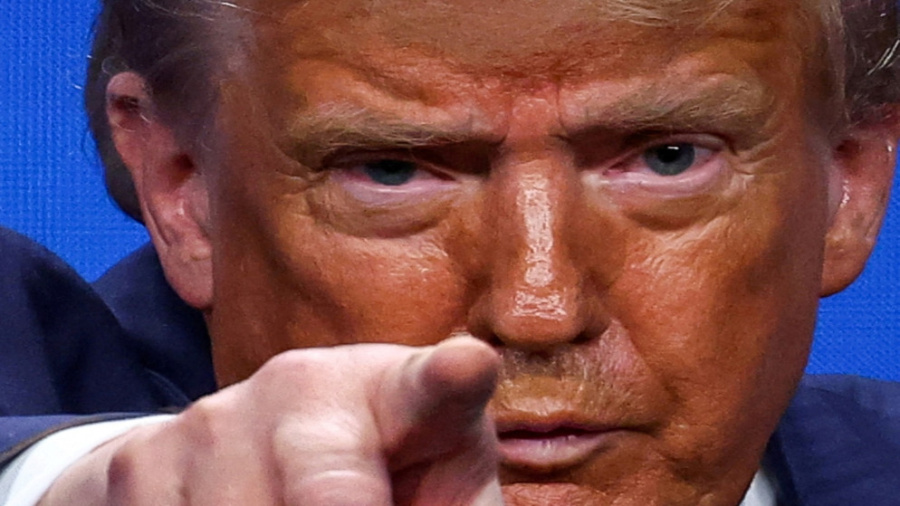 ترامب: إيران استهدفت دولا غير معنية