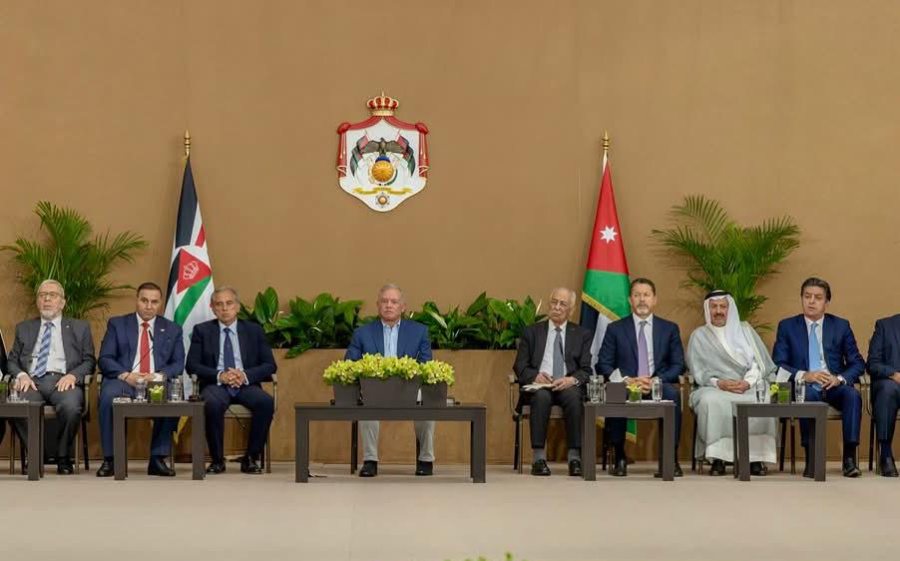 الخصاونة أمام الملك في الزرقاء: الشباب