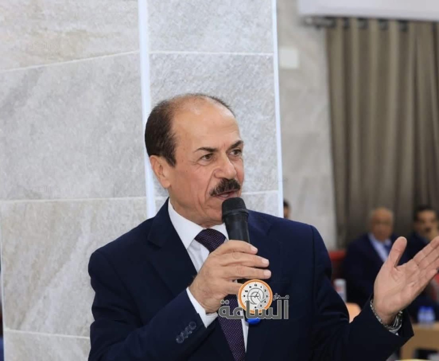 شيخ الخزاعلة في الأردن على سرير