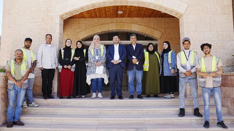 تكريم عاملين في سلطة البترا عثروا