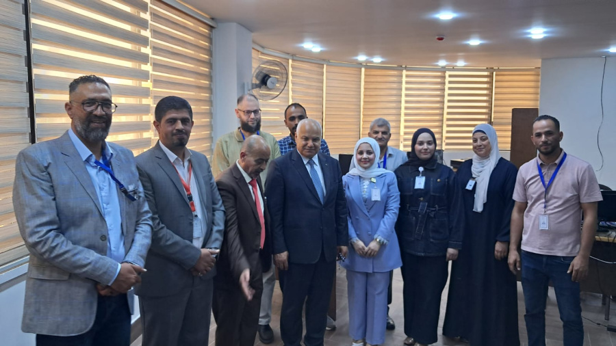 البكار يفتتح المبنى الجديد لمديرية عمل