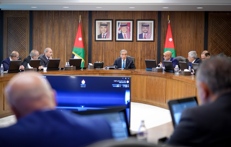 مجلس الوزراء يحيل الشعلان ويعين العواملة