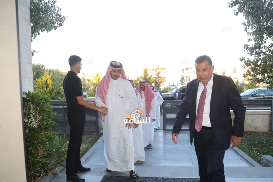 الدلاهمة يولم لكبار ضباط سعوديين (صور)