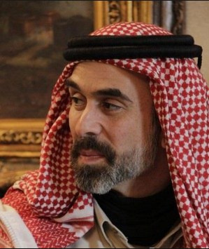 الأمير غازي بن محمد يؤدي اليمين
