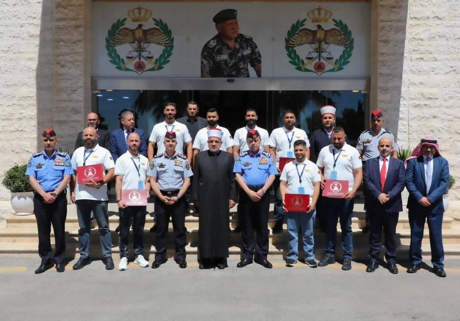 الأمن العام يخرج الدورة التأسيسية الرابعة