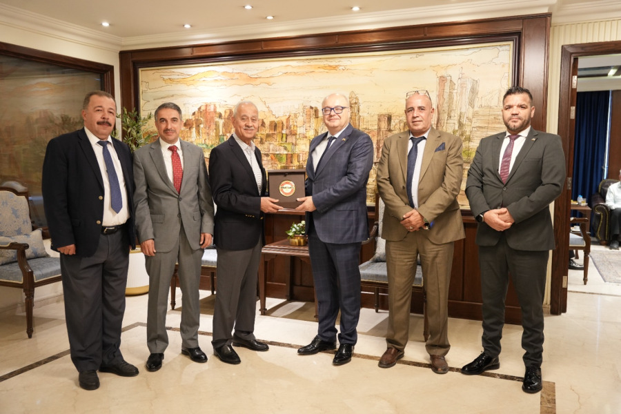 صناعة عمان تبحث تعزيز التبادل التجاري