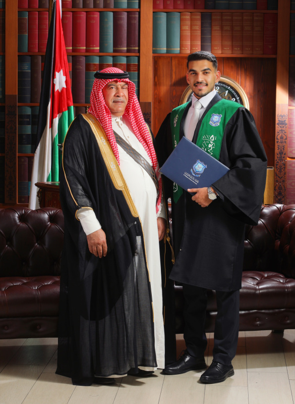 البكالوريوس بتقدير أمتياز لــ محمد العمرو