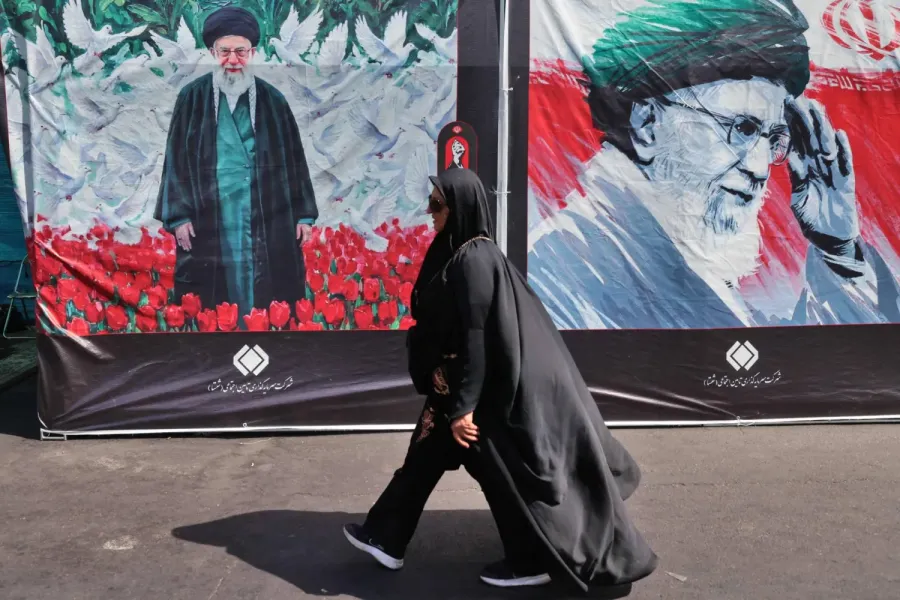 بدء مراسم تشييع خامنئي في طهران