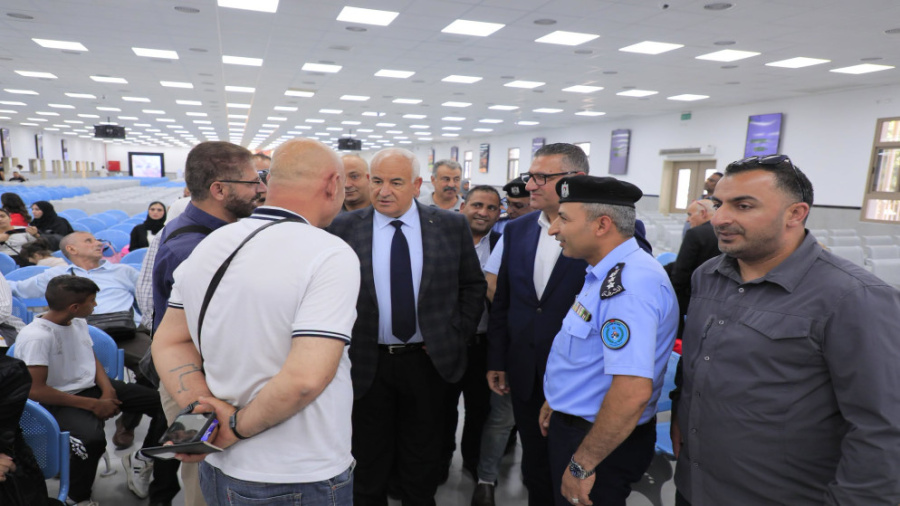 وزير الداخلية الفلسطيني من معبر الكرامة: