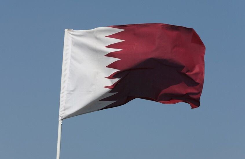 قطر: إصابة 3 بينهم طفل بشظايا