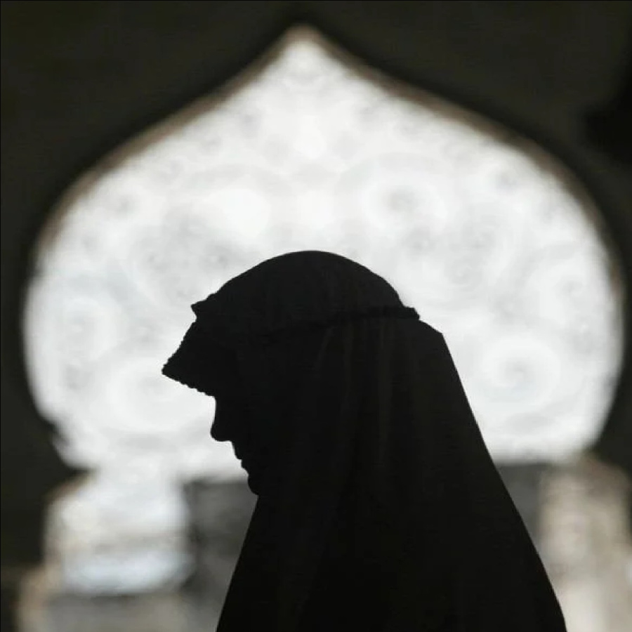 ساعات العمل الطويلة والغربة: هل يهدد