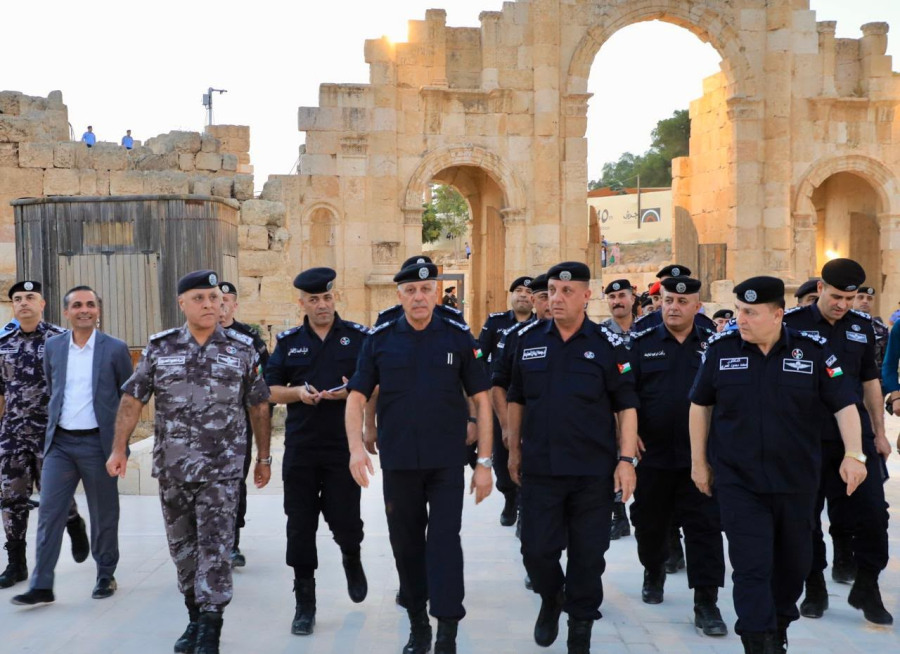 اللواء المعايطة يتفقّد موقع مهرجان جرش
