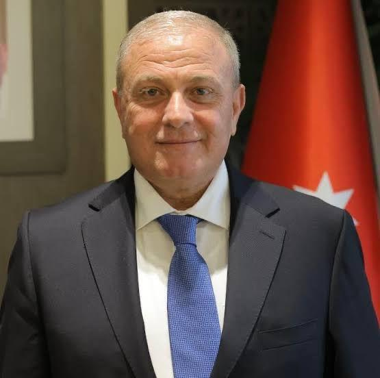 عطية يطالب رئيس الوزراء بإنصاف موظفي