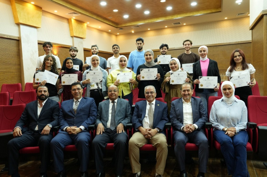 مستشار جامعة عمان الأهلية يرعى حفل