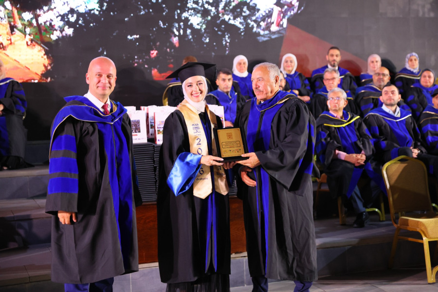 رئيس مجلس أمناء جامعة البترا يرعى