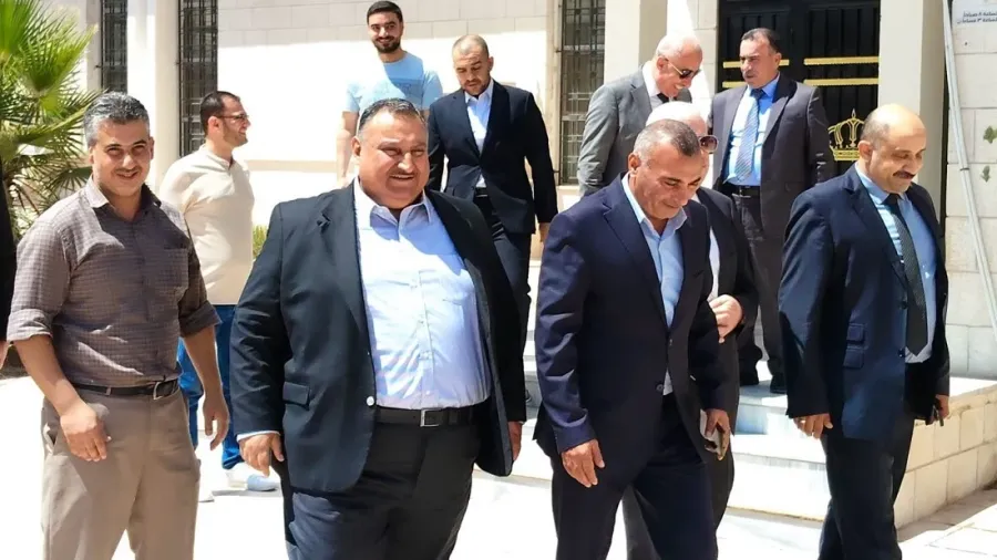 أبو الغنم من الرمثا: شرف الخدمة