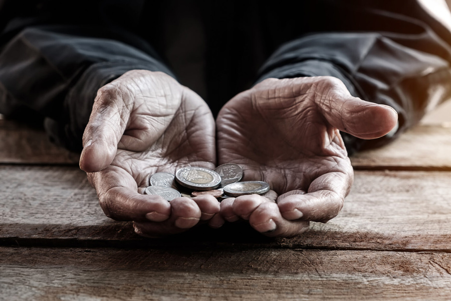 الأردن: ضبط متسولة بحوزتها 46600 دولار