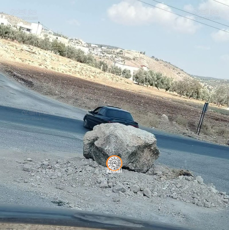 صخرة لحماية محبس المياه من العبث