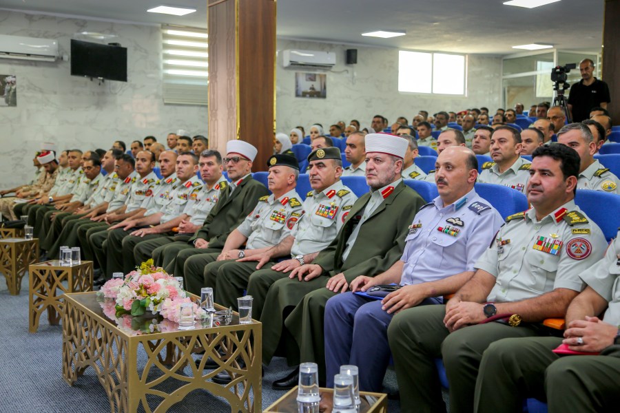 القوات المسلحة تودّع بعثة العمرة العسكرية